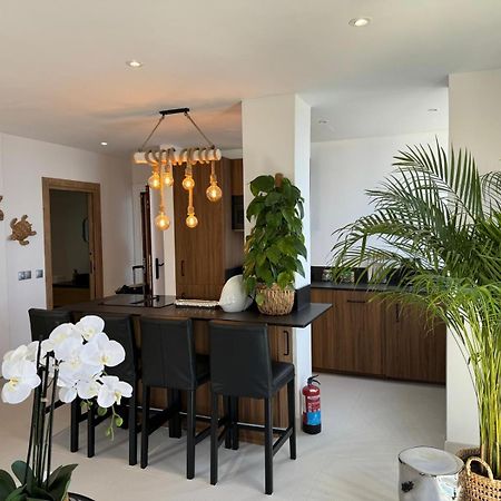 Marbella Beachfront Apartment ภายนอก รูปภาพ