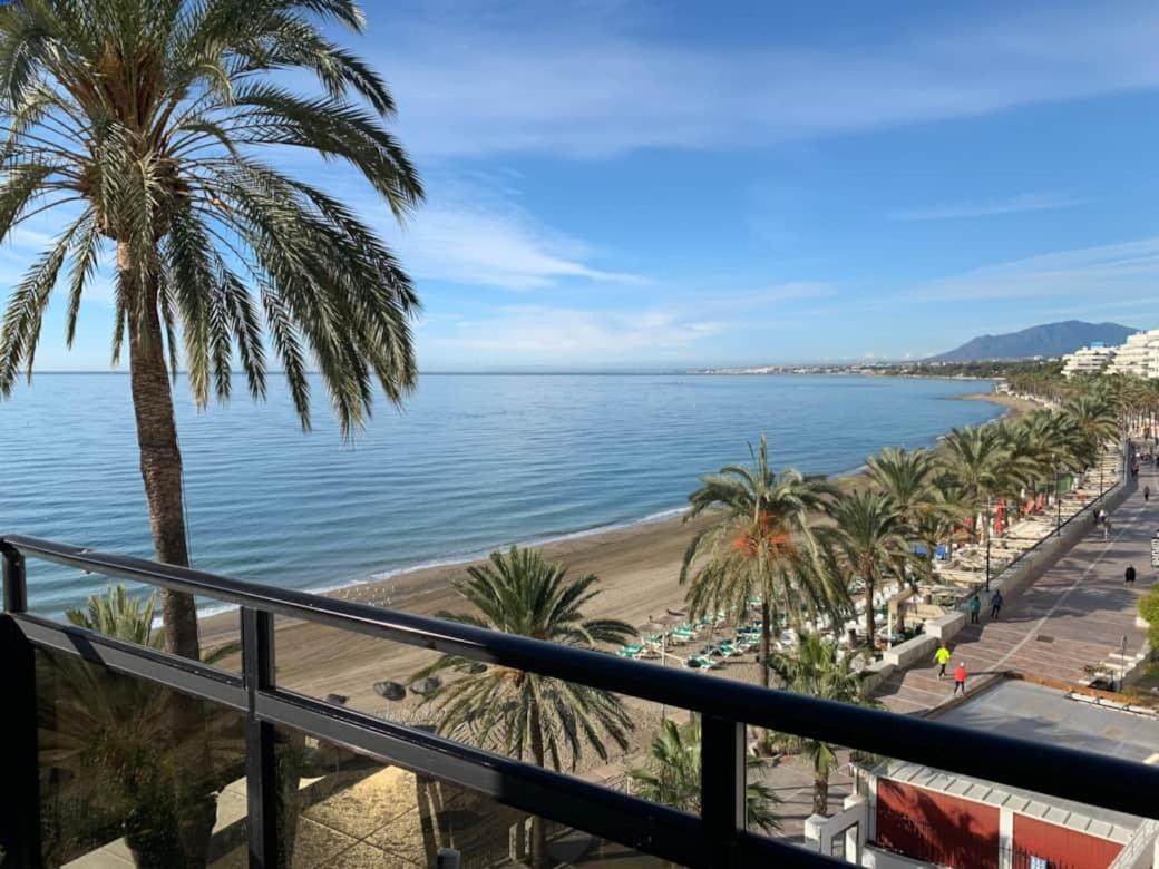 Marbella Beachfront Apartment ภายนอก รูปภาพ