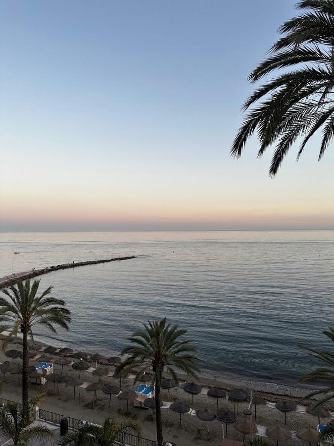 Marbella Beachfront Apartment ภายนอก รูปภาพ