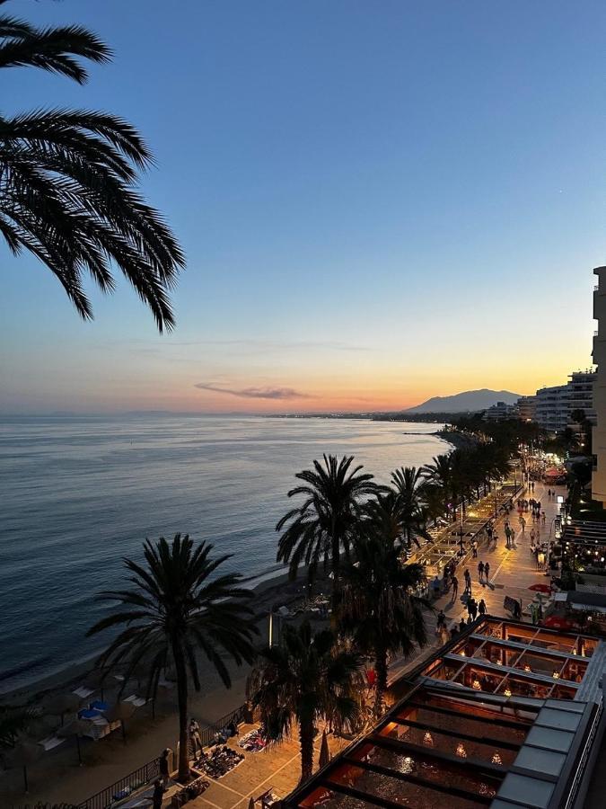 Marbella Beachfront Apartment ภายนอก รูปภาพ