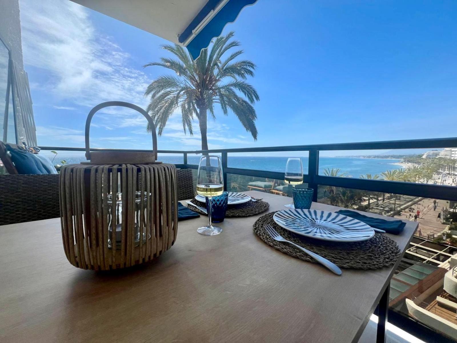 Marbella Beachfront Apartment ภายนอก รูปภาพ