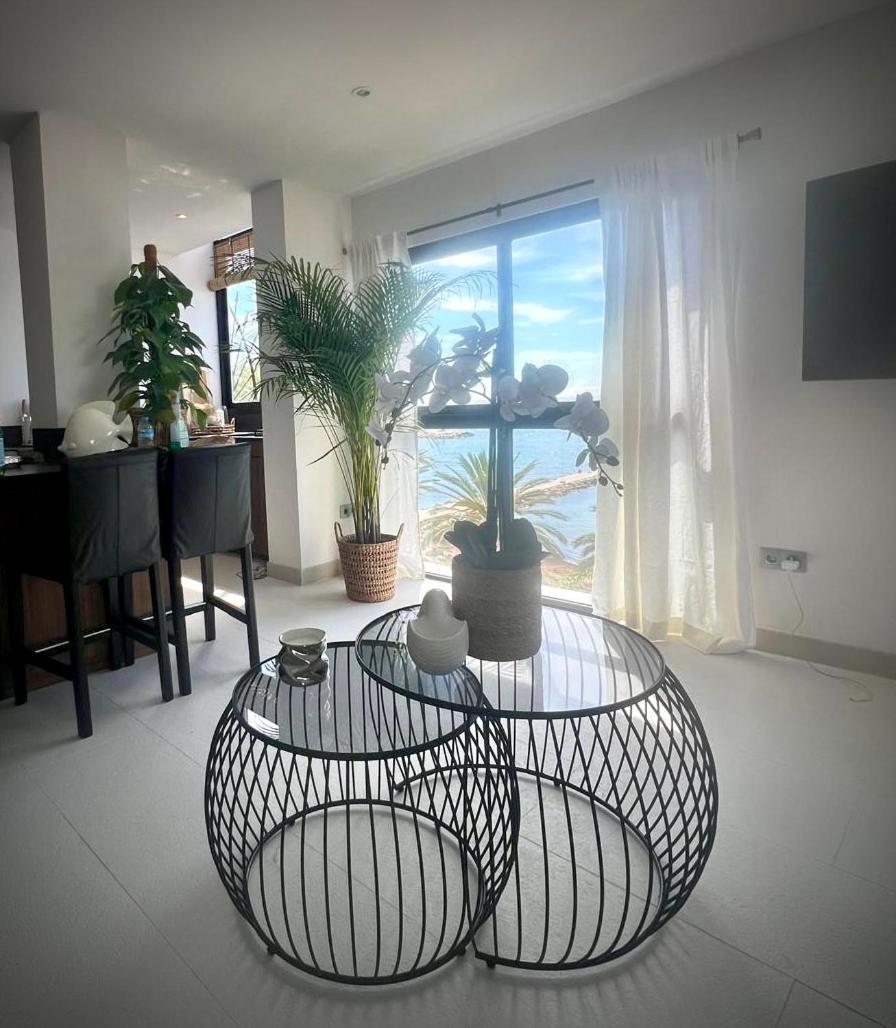 Marbella Beachfront Apartment ภายนอก รูปภาพ