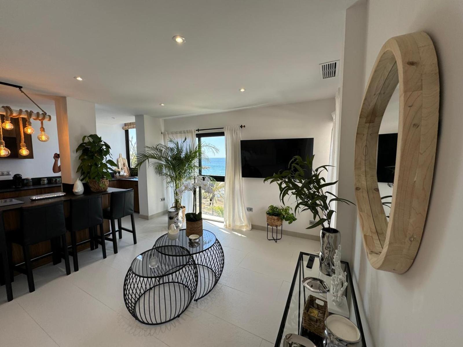 Marbella Beachfront Apartment ภายนอก รูปภาพ
